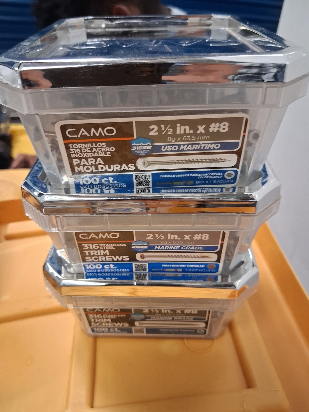 3 CAMO 2½ in. #8 Stainless Trim Screws - Clear Plastic Stack  100 Each